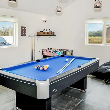 Cozy Home In Ansager With Lake View 펜션 Ansager