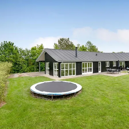 Cozy Home In Ansager With Lake View